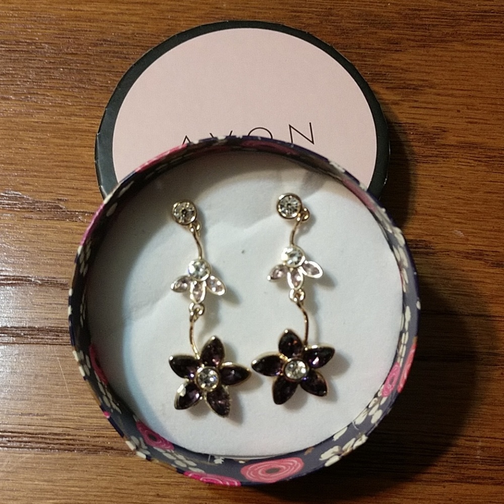 Avon amethyst color flower earrings